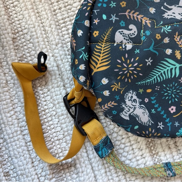 KAVU Crossbody Rope Sling Womens Blue Animal Print Pink Lining Purse Hiking - Picture 12 of 14